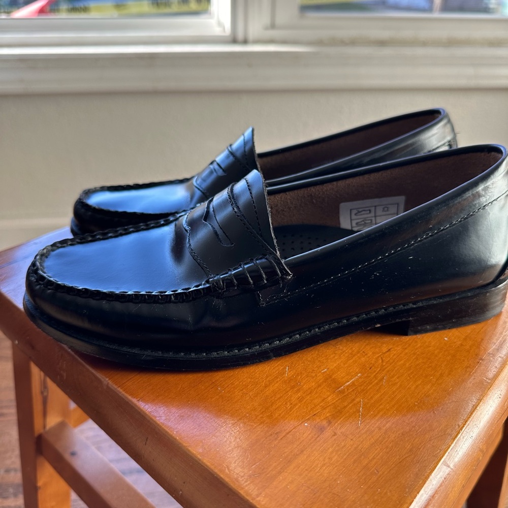 G.H. Bass Whitney Weejuns Loafer size 37